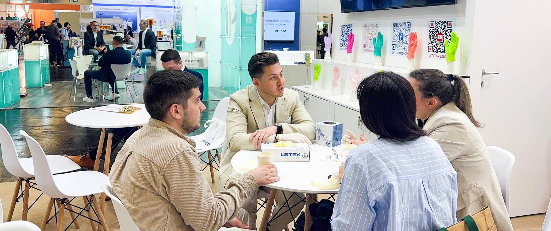 40001百老汇全系列产品亮相 IDS ，守护全球口腔健全